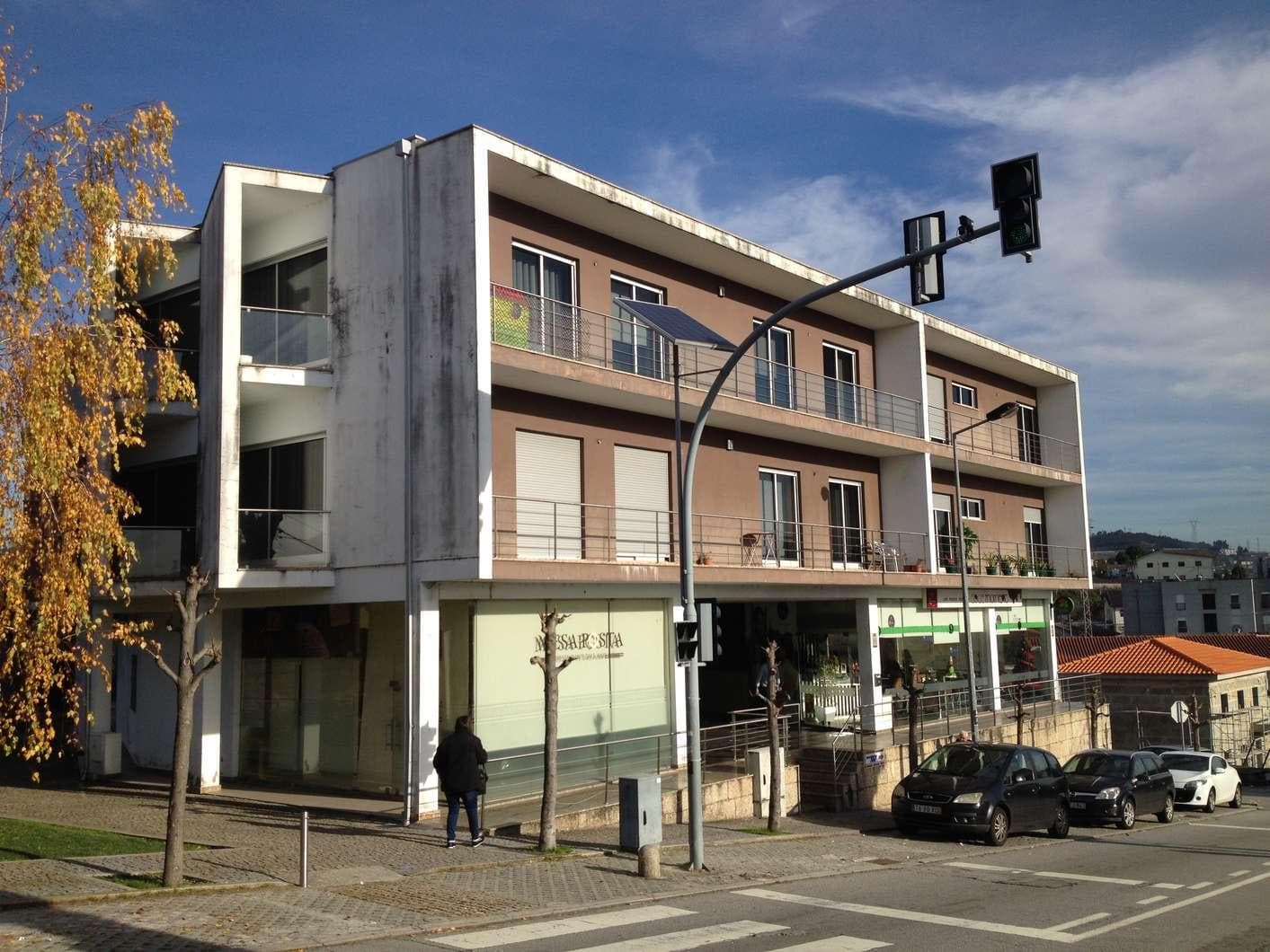 Edifício · Garagens · V. N. Famalicão — imagen 1