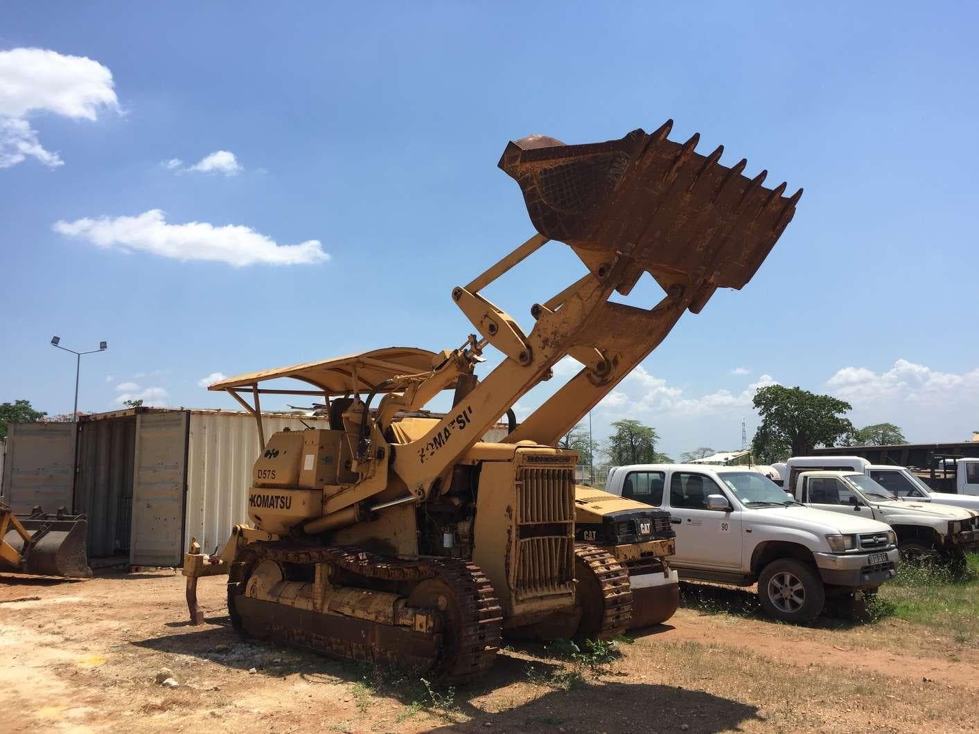 BULDOZER KOMATSU D57S-1 · — imagem 1
