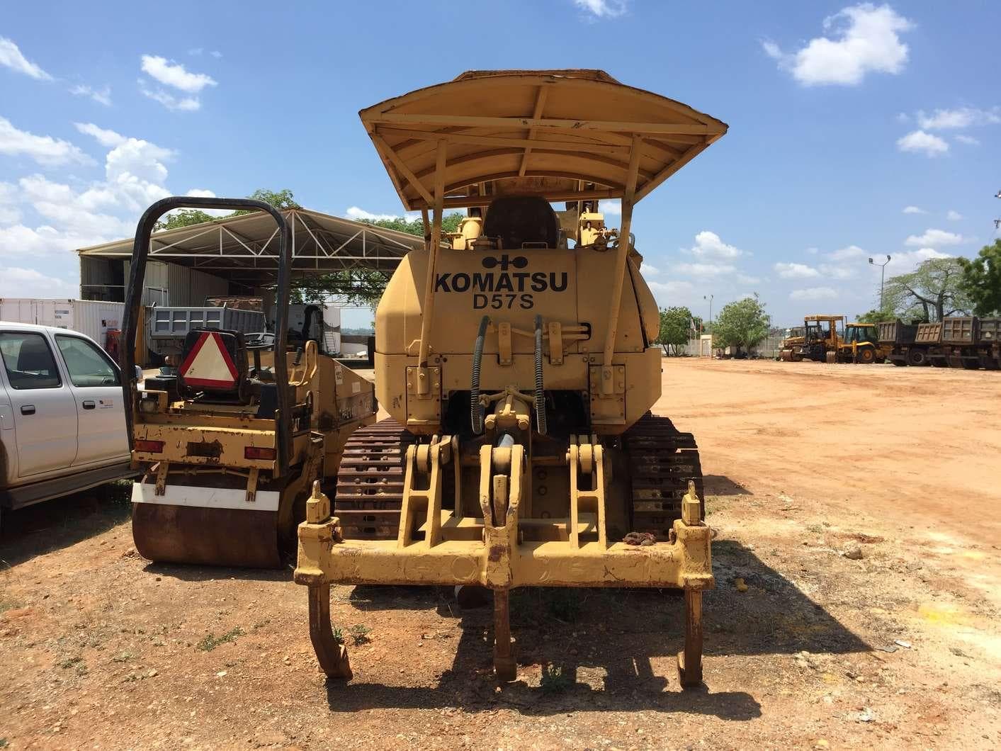 BULDOZER KOMATSU D57S-1 · — imagem 4