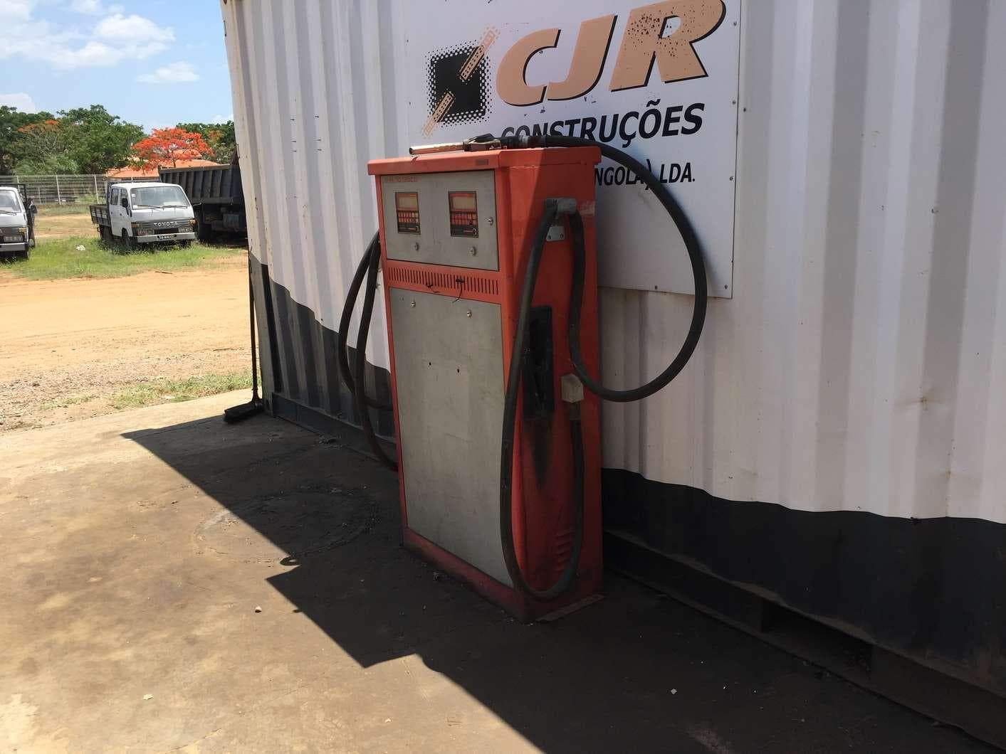 Bomba fixa de abastecimento depósito combustível · — imagem 2