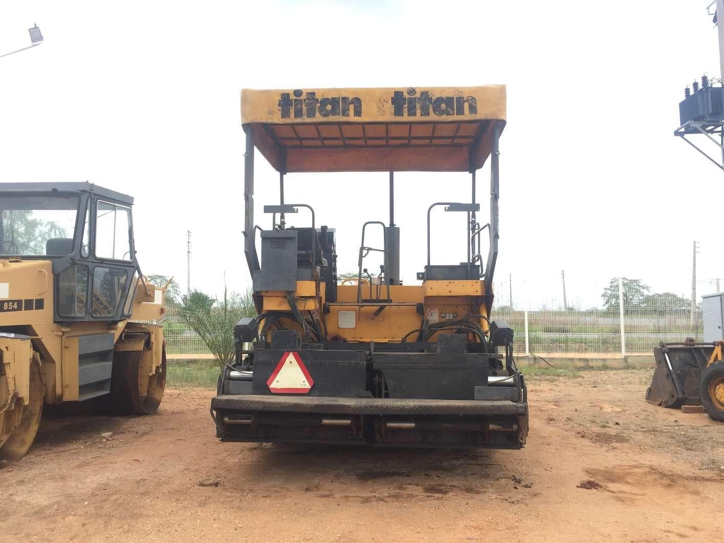 Esparcidora TITAN 211 · — imagen 6