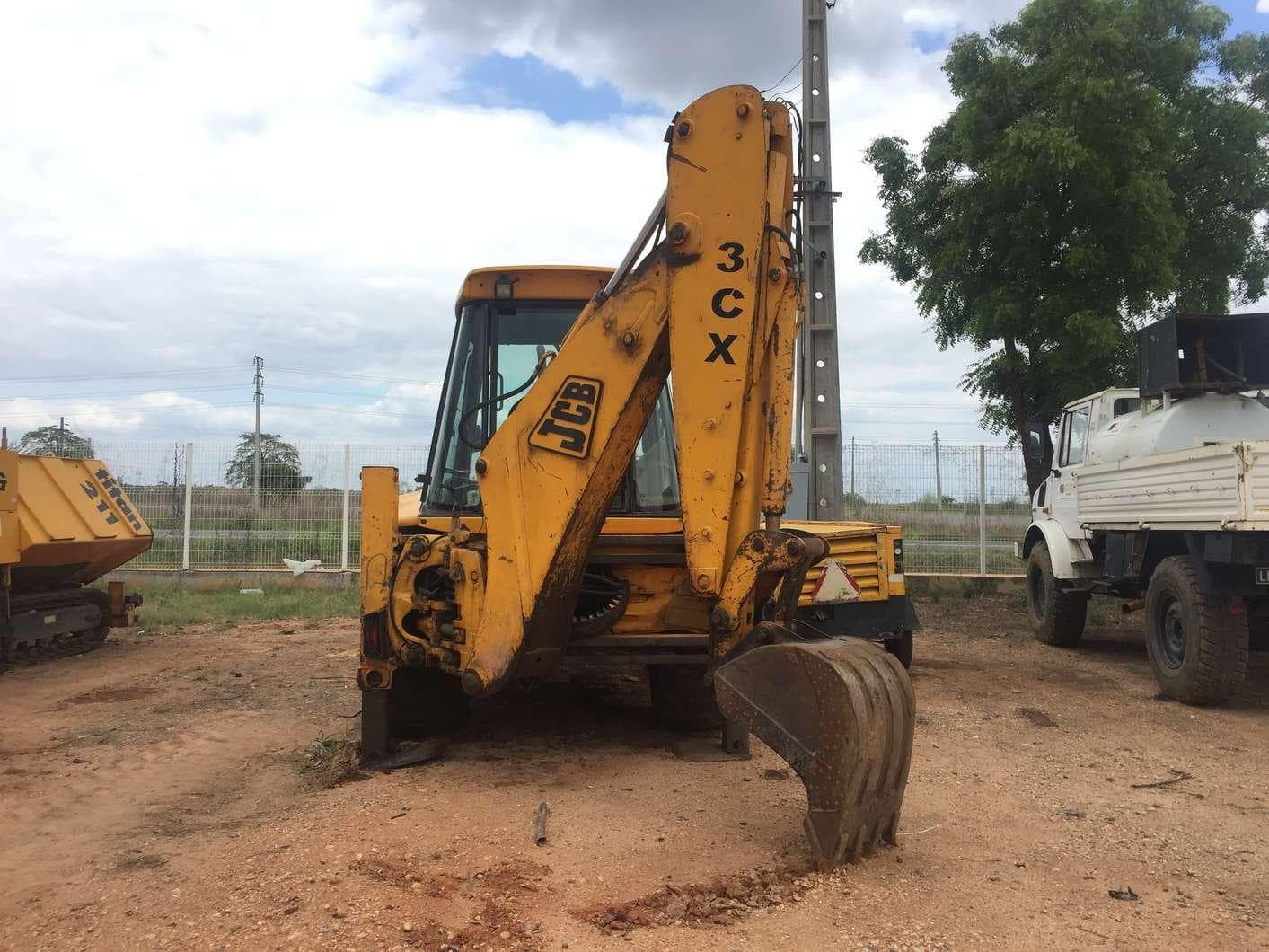 Excavadora retroexcavadora JCB 3CX-4 · — imagen 4