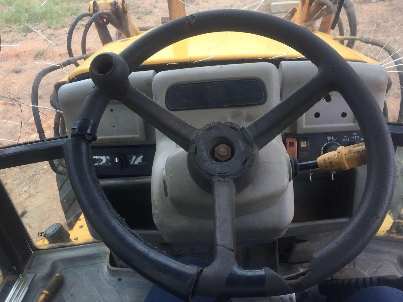 Excavadora retroexcavadora JCB 3CX-4 · — imagen 6