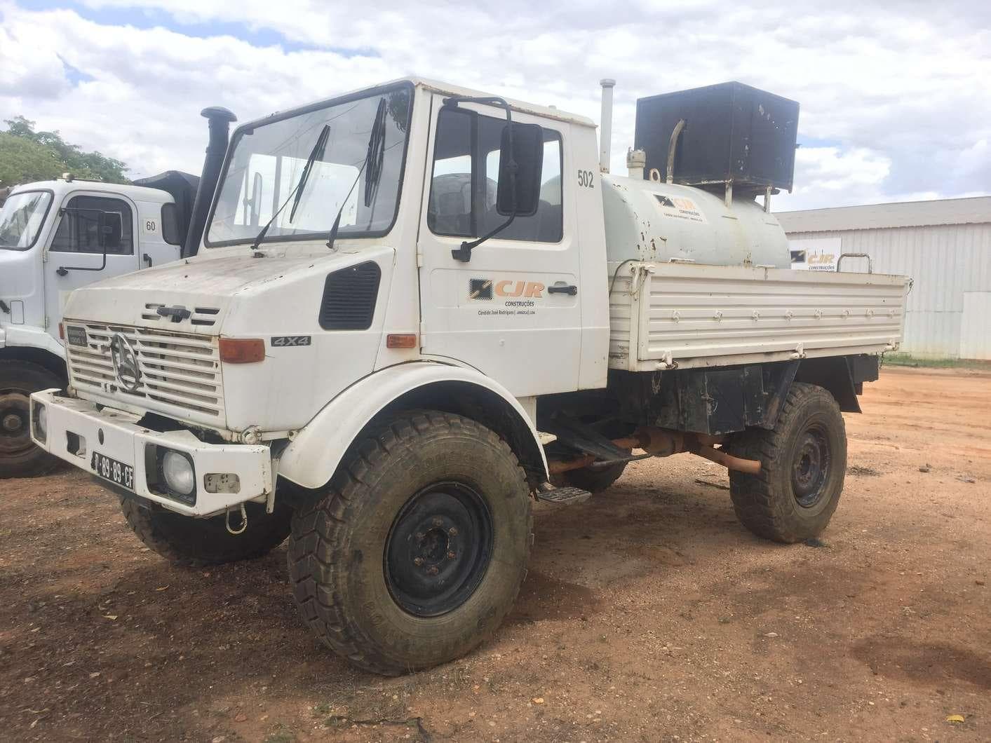 Camión MERCEDES-BENZ UNIMOG 1300L ·