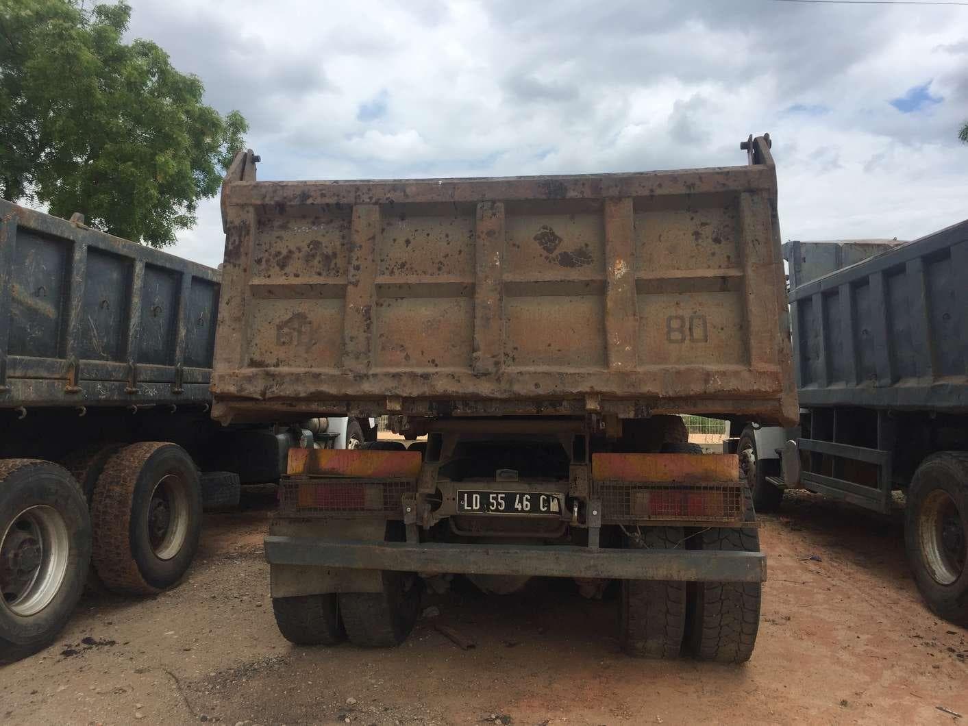Camião VOLVO N 10-46 (6X4) de 3 eixos · — imagem 5