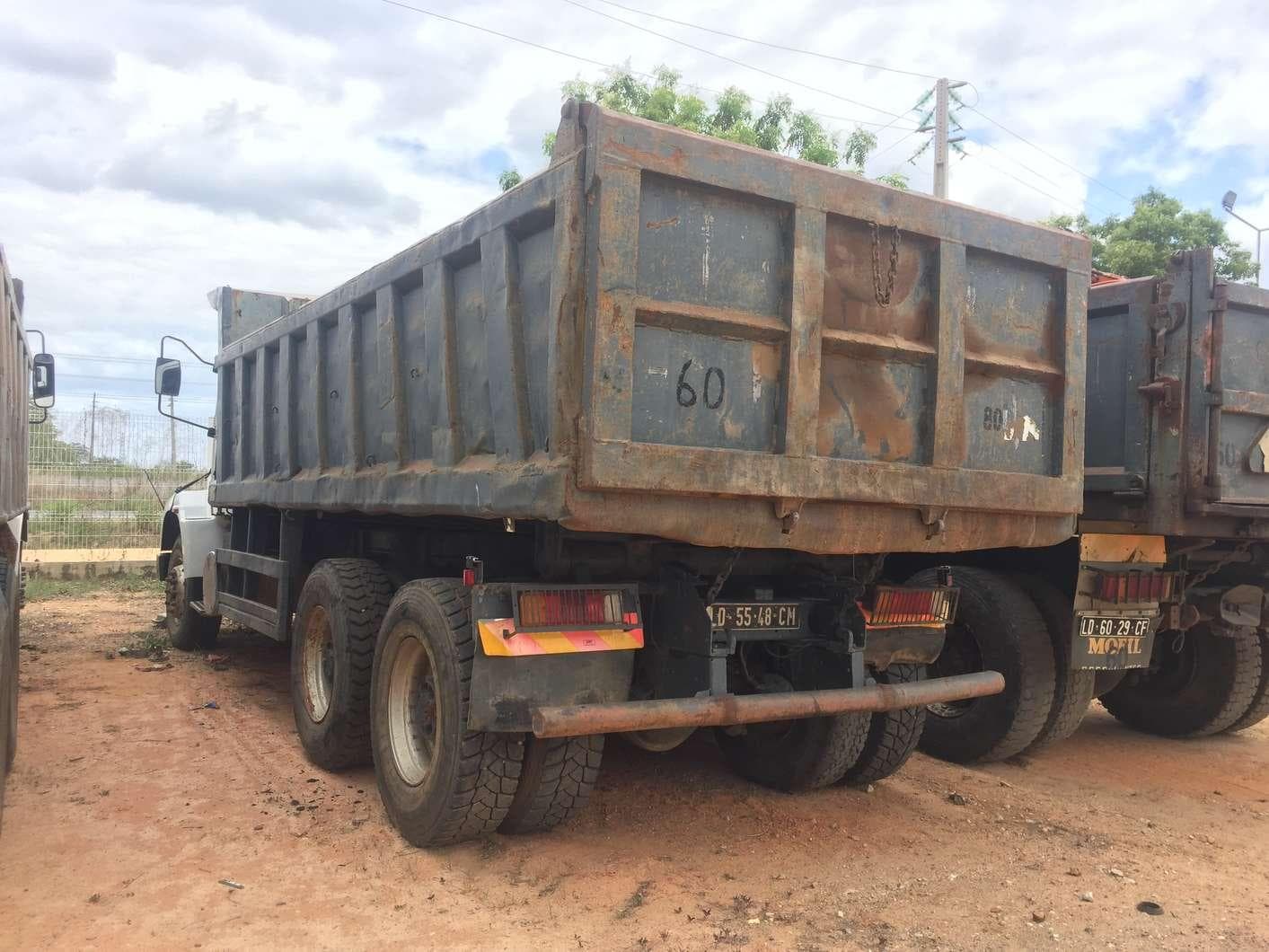 Camião VOLVO de 3 eixos · — imagen 3