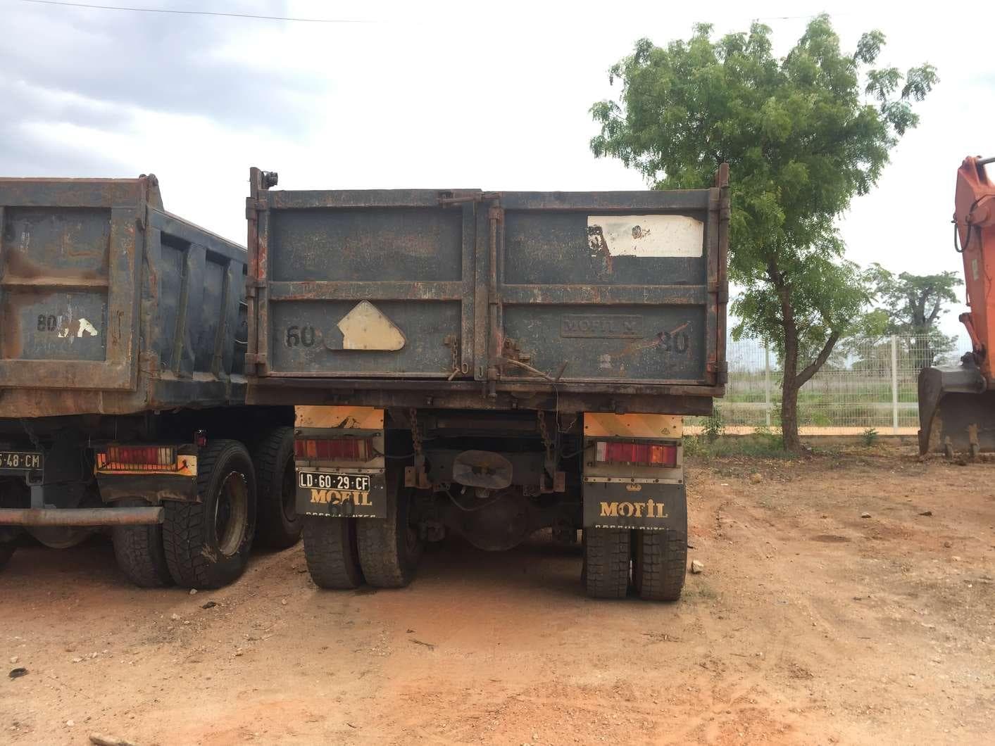 Camião VOLVO de 4 eixos + Grua FH12 8X4 R · — imagem 6