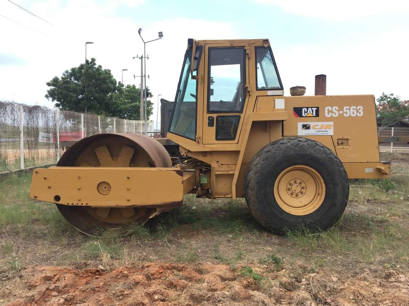 Cilindro de rolos CAT CS-56 · — imagen 3