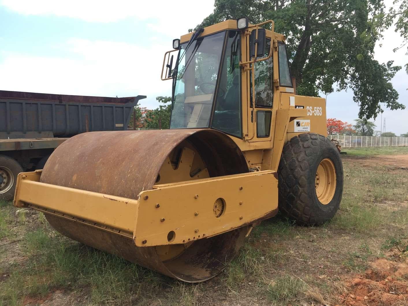 Cilindro de rolos CAT CS-56 · — imagen 1