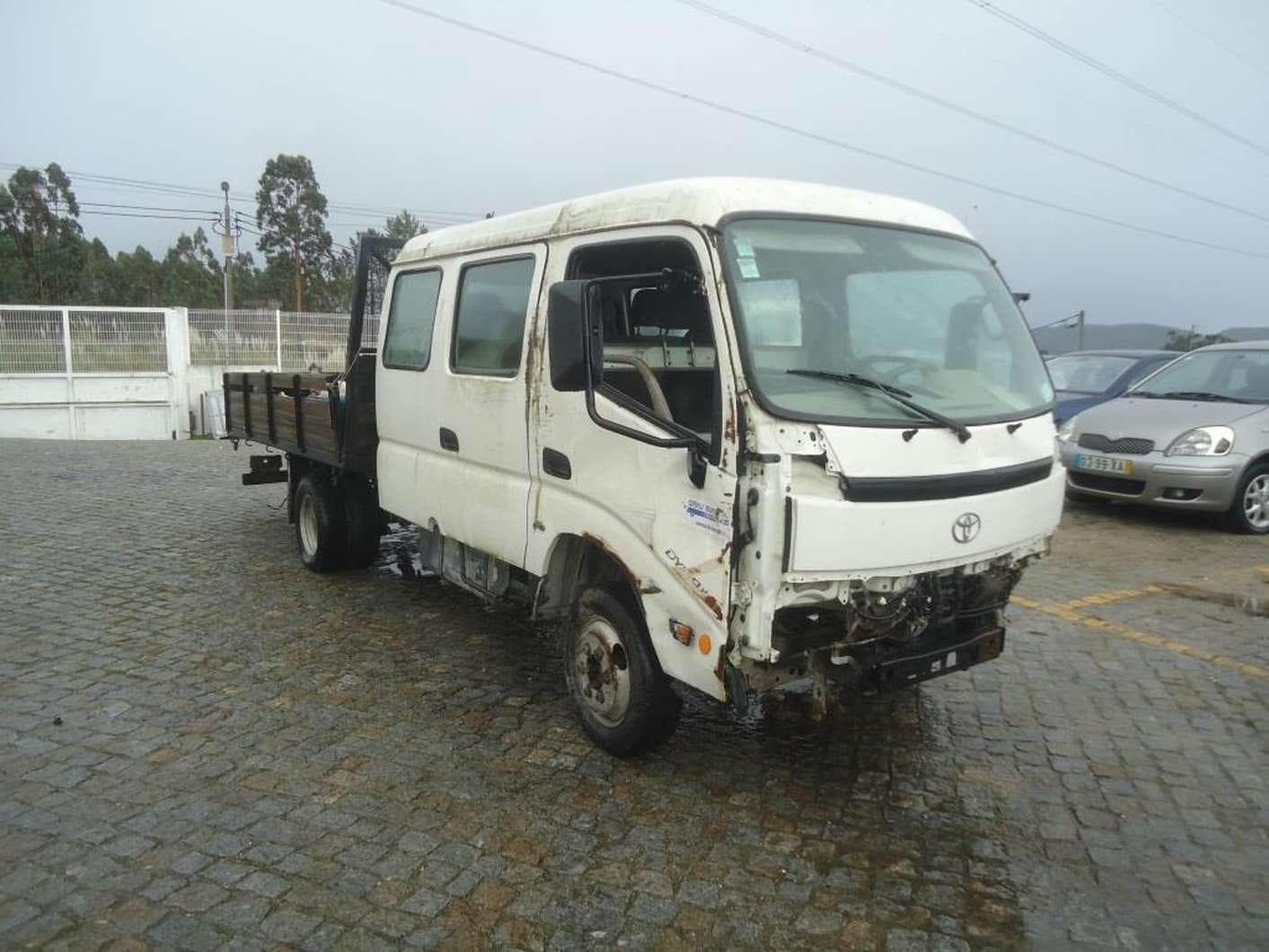 Toyota Dyna M35.33 · Ano 2004 — imagem 1