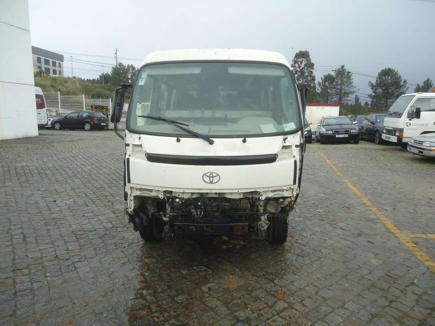 Toyota Dyna M35.33 · Ano 2004 — imagem 2