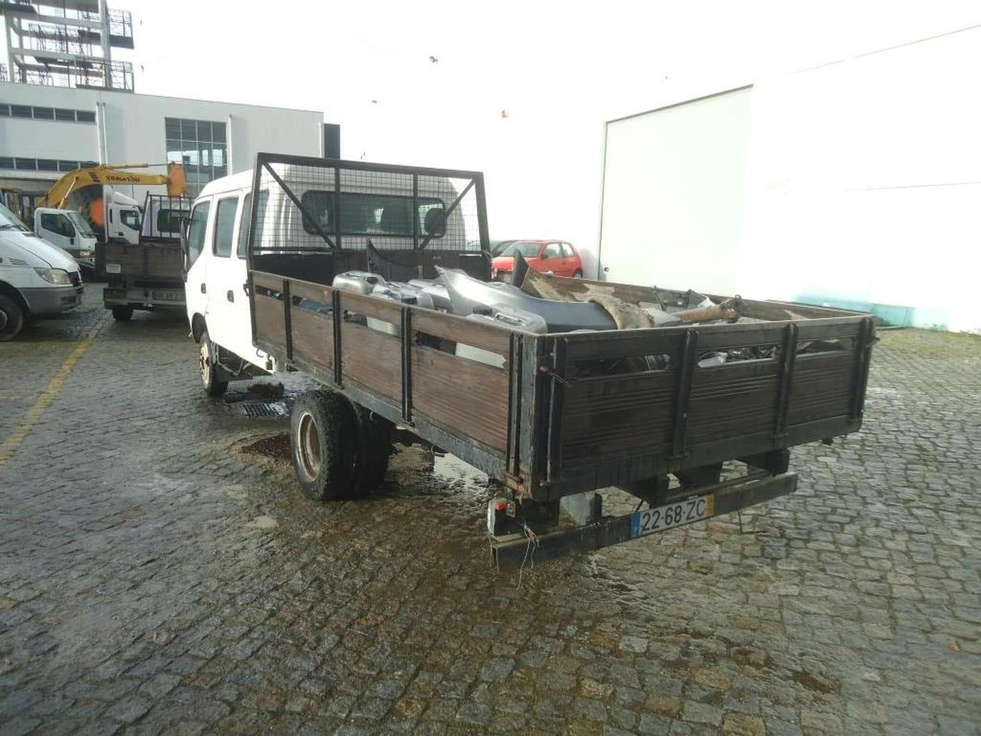 Toyota Dyna M35.33 · Ano 2004 — imagem 4
