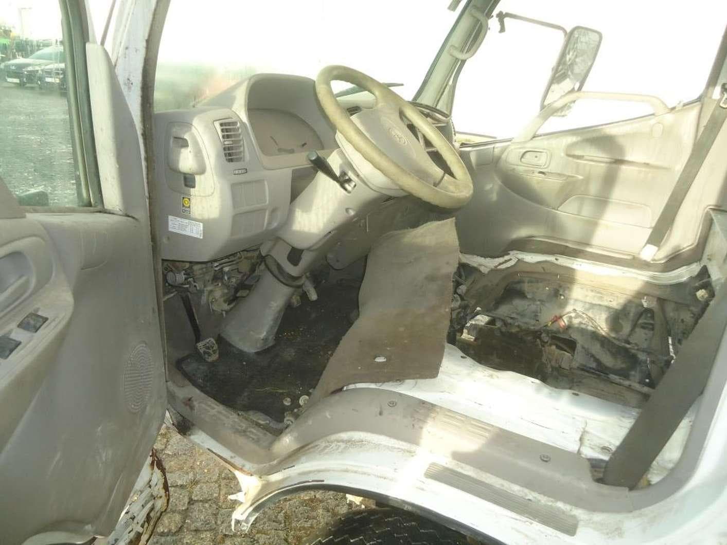 Toyota Dyna M35.33 · Ano 2004 — imagem 8