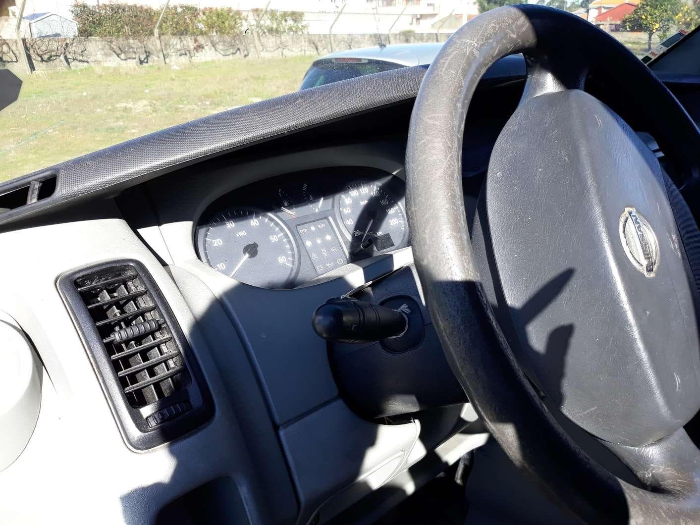 Veículo Nissan — image 2