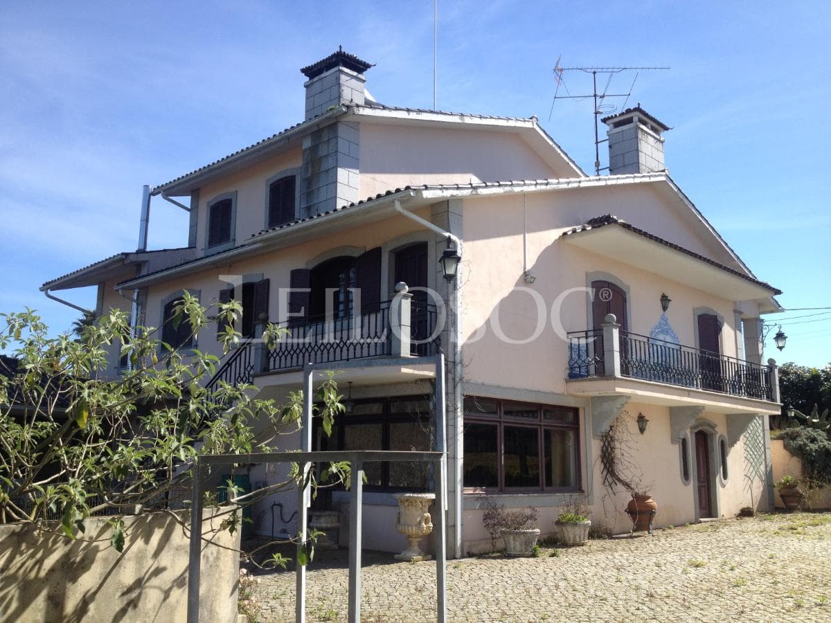 Moradia + 1/2 de Terreno · Águeda