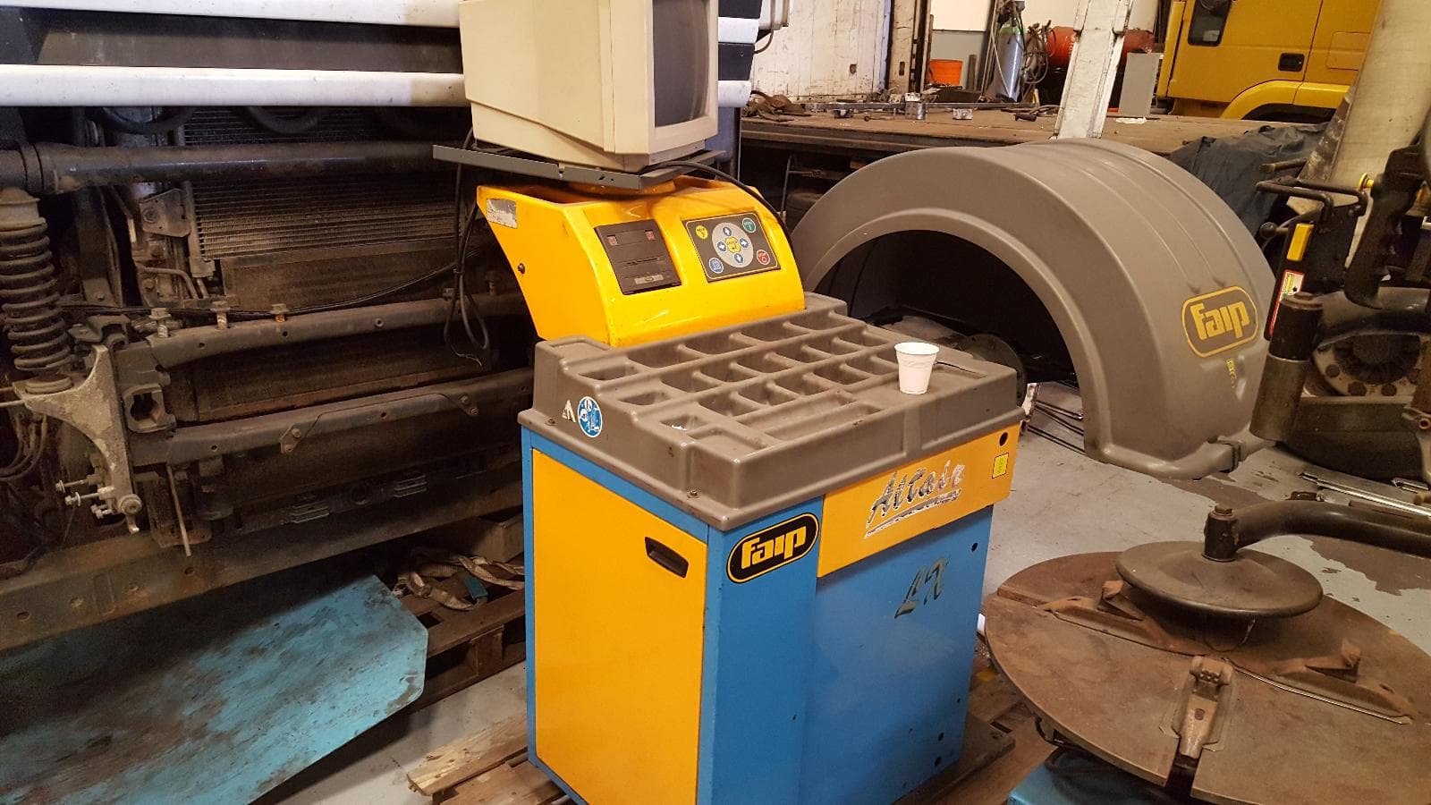 Máquina de Calibrar Pneus — imagem 1