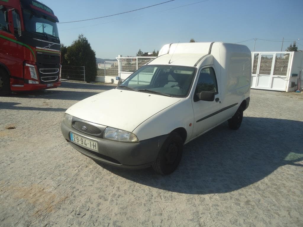 Veículo ligeiro mercadorias Ford Courrier, matricula 29-94-IH · — imagen 1