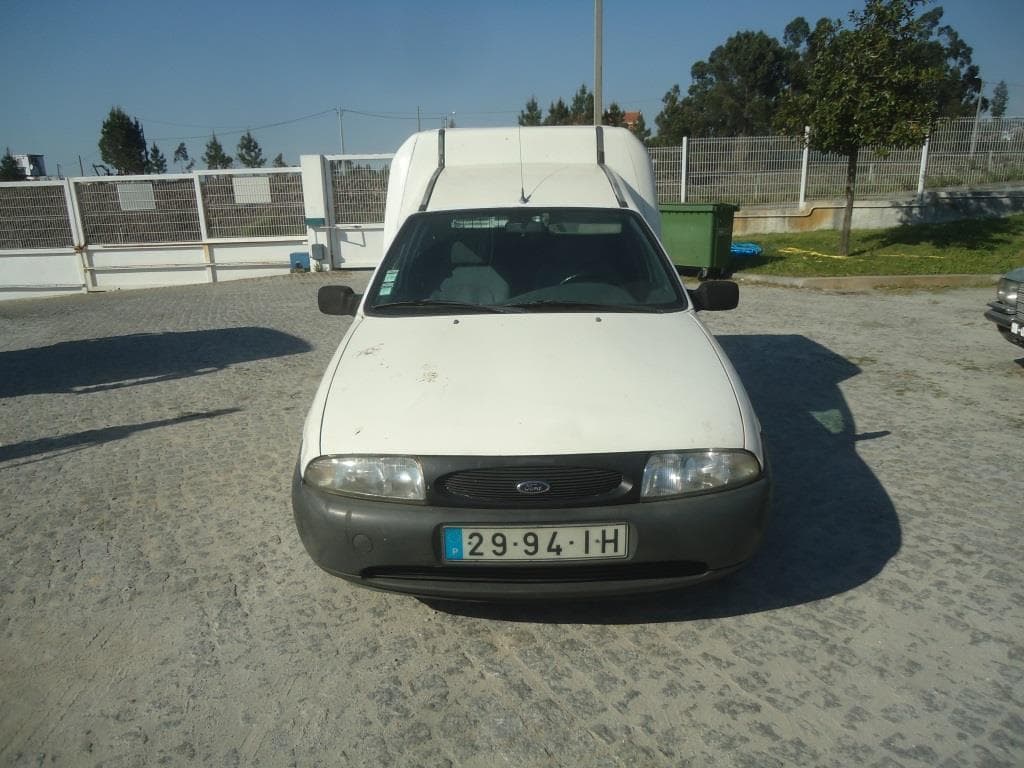 Veículo ligeiro mercadorias Ford Courrier, matricula 29-94-IH · — imagen 7