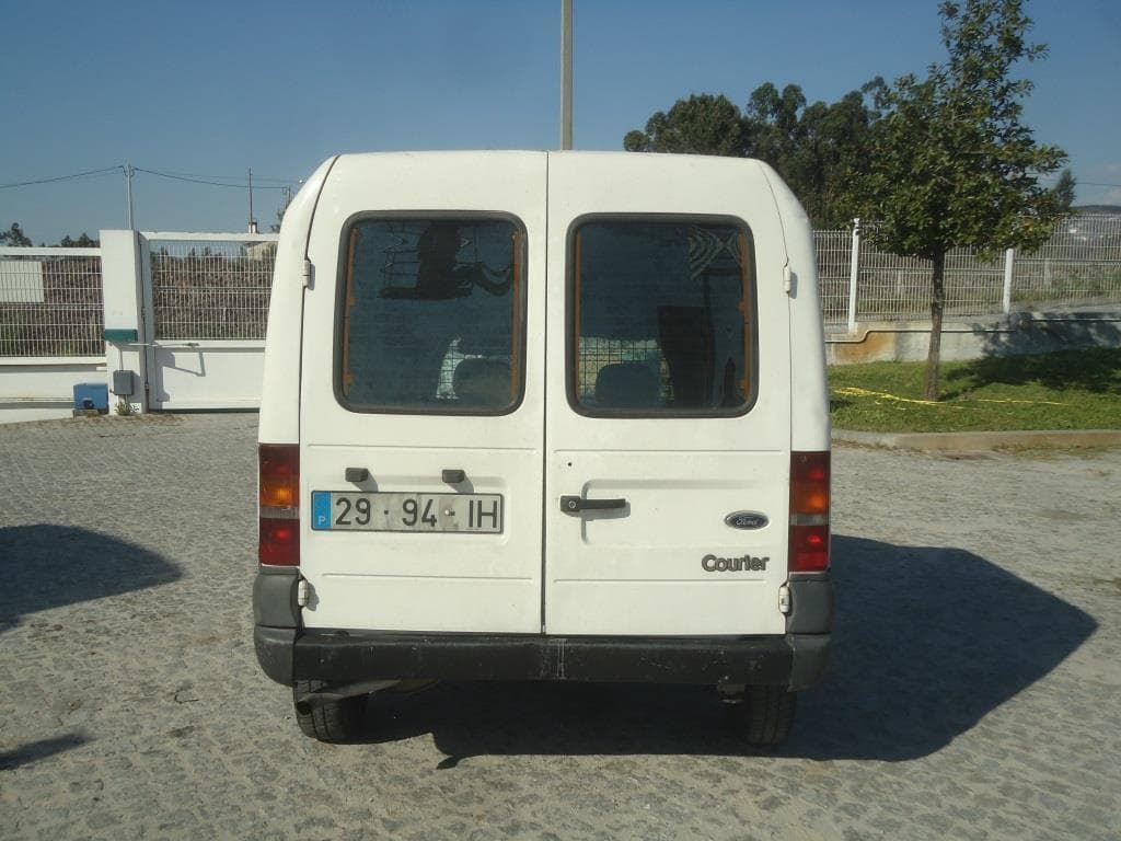 Veículo ligeiro mercadorias Ford Courrier, matricula 29-94-IH · — imagen 6
