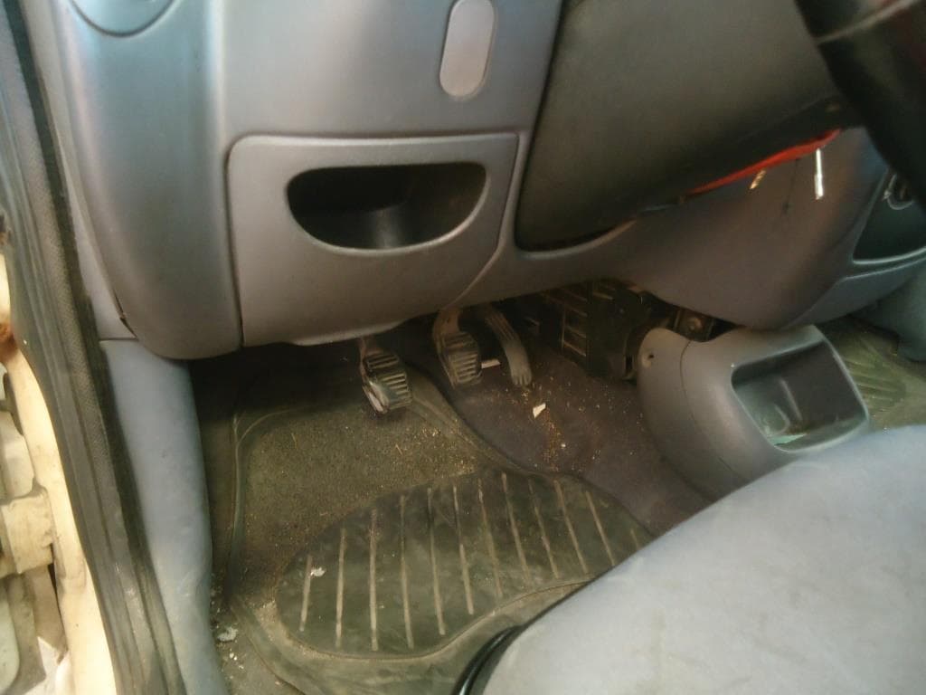 Veículo ligeiro mercadorias Ford Courrier, matricula 29-94-IH · — imagen 14