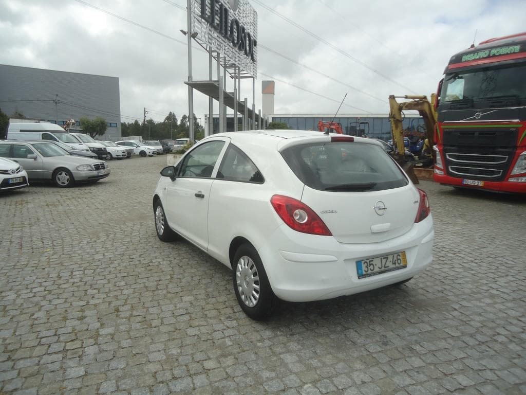 Veículo Ligeiro de Mercadorias Opel Corsa 1.3 CDTI, matricula 35-JZ-46 — imagem 4