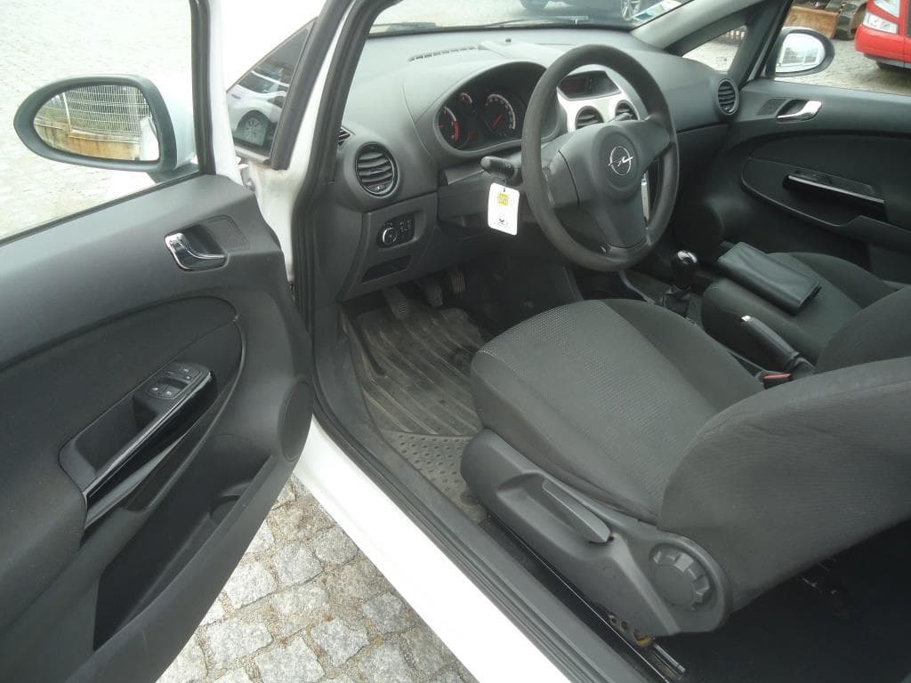 Veículo Ligeiro de Mercadorias Opel Corsa 1.3 CDTI, matricula 35-JZ-46 — imagem 10