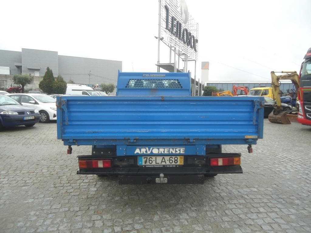 Veículo Ligeiro de Mercadorias Ford Transit, matrícula 76-LA-68 · — imagem 6