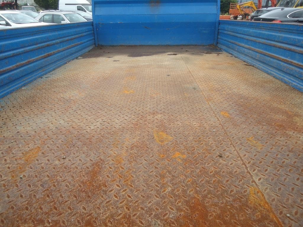 Veículo Ligeiro de Mercadorias Ford Transit, matrícula 76-LA-68 · — imagem 10