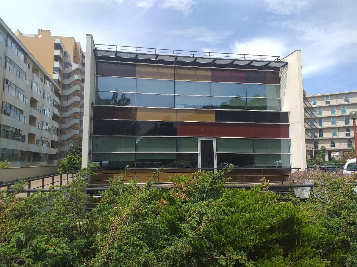 Escritório + Garagem · Porto — imagem 1