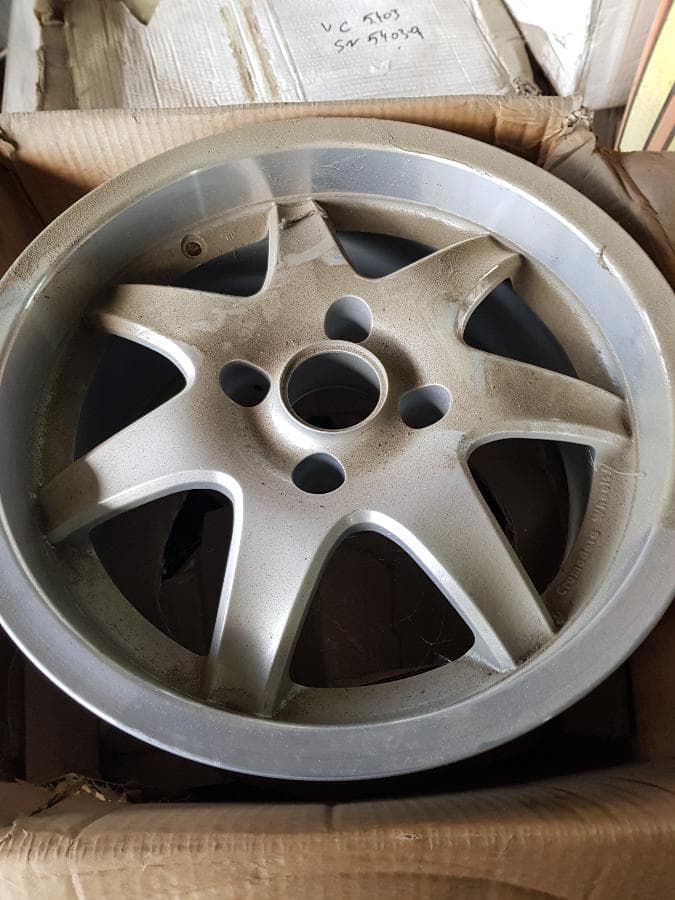 Lote de diversas jantes · — imagem 9