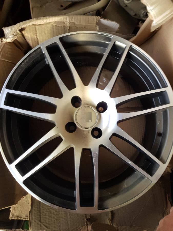 Lote de diversas jantes · — imagem 14