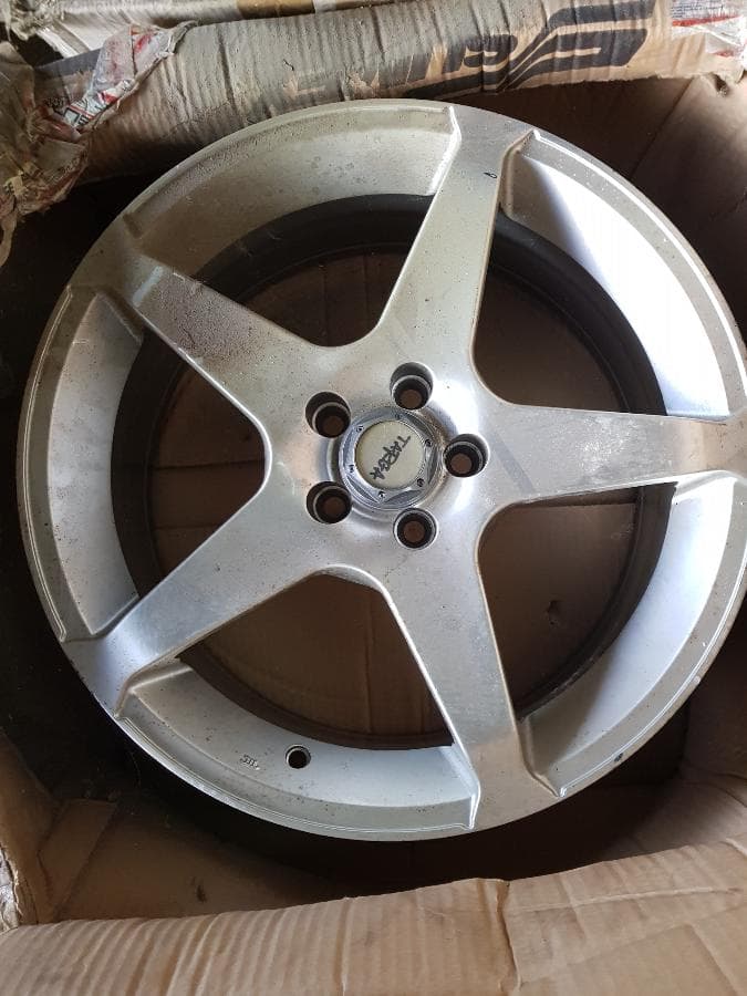 Lote de diversas jantes · — imagem 21