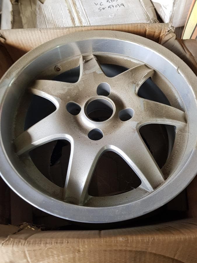 Lote de diversas jantes · — imagem 26