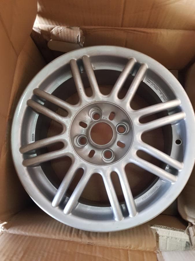 Lote de diversas jantes · — imagem 28