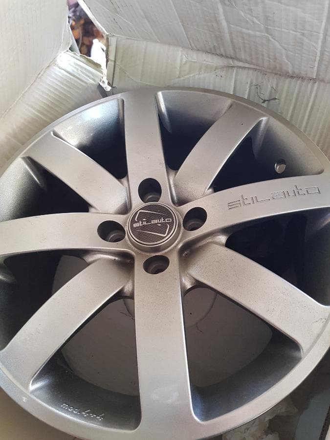 Lote de diversas jantes · — imagem 29