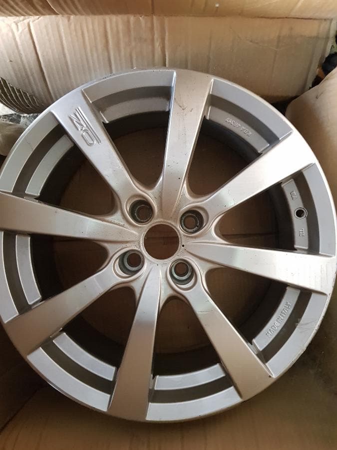 Lote de diversas jantes · — imagem 32