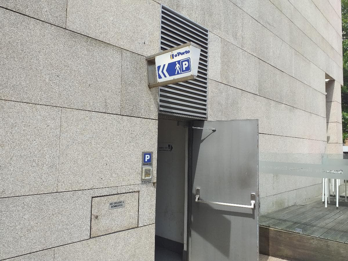 Parque de Estacionamento Público · Porto — image 6