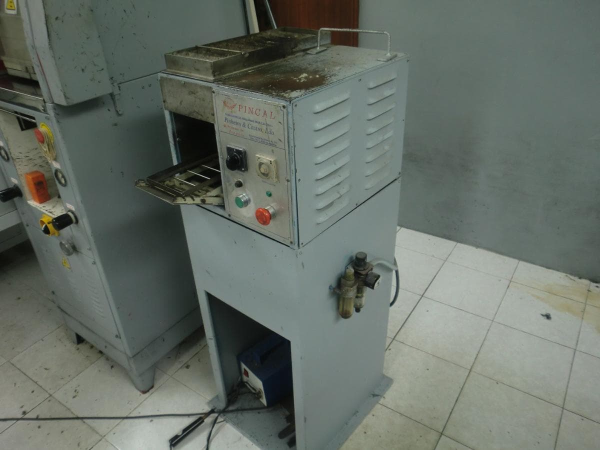 Maquinaria da Indústria de Calçado · Eq. Escritório · Mobiliário — imagem 48