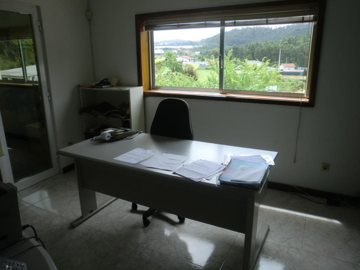Maquinaria da Indústria de Calçado · Eq. Escritório · Mobiliário — imagem 25