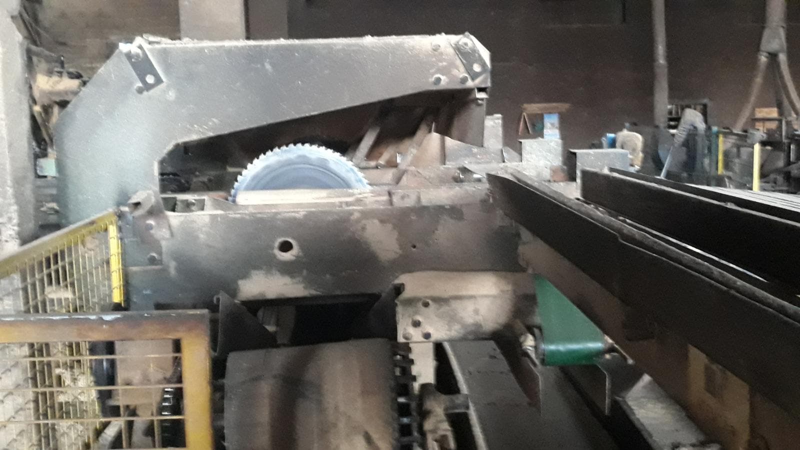 Alinhadeira de costaneiros + Retostadeira + Multiserra + Tanque de banhos malotes — image 2