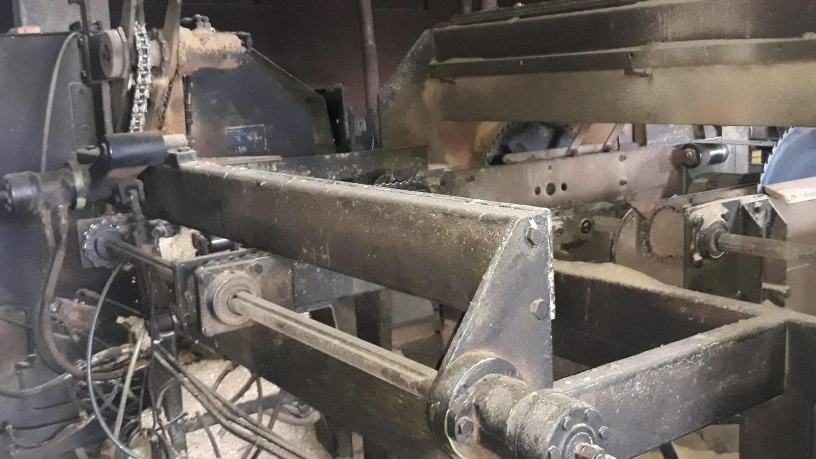 Alinhadeira de costaneiros + Retostadeira + Multiserra + Tanque de banhos malotes — image 6