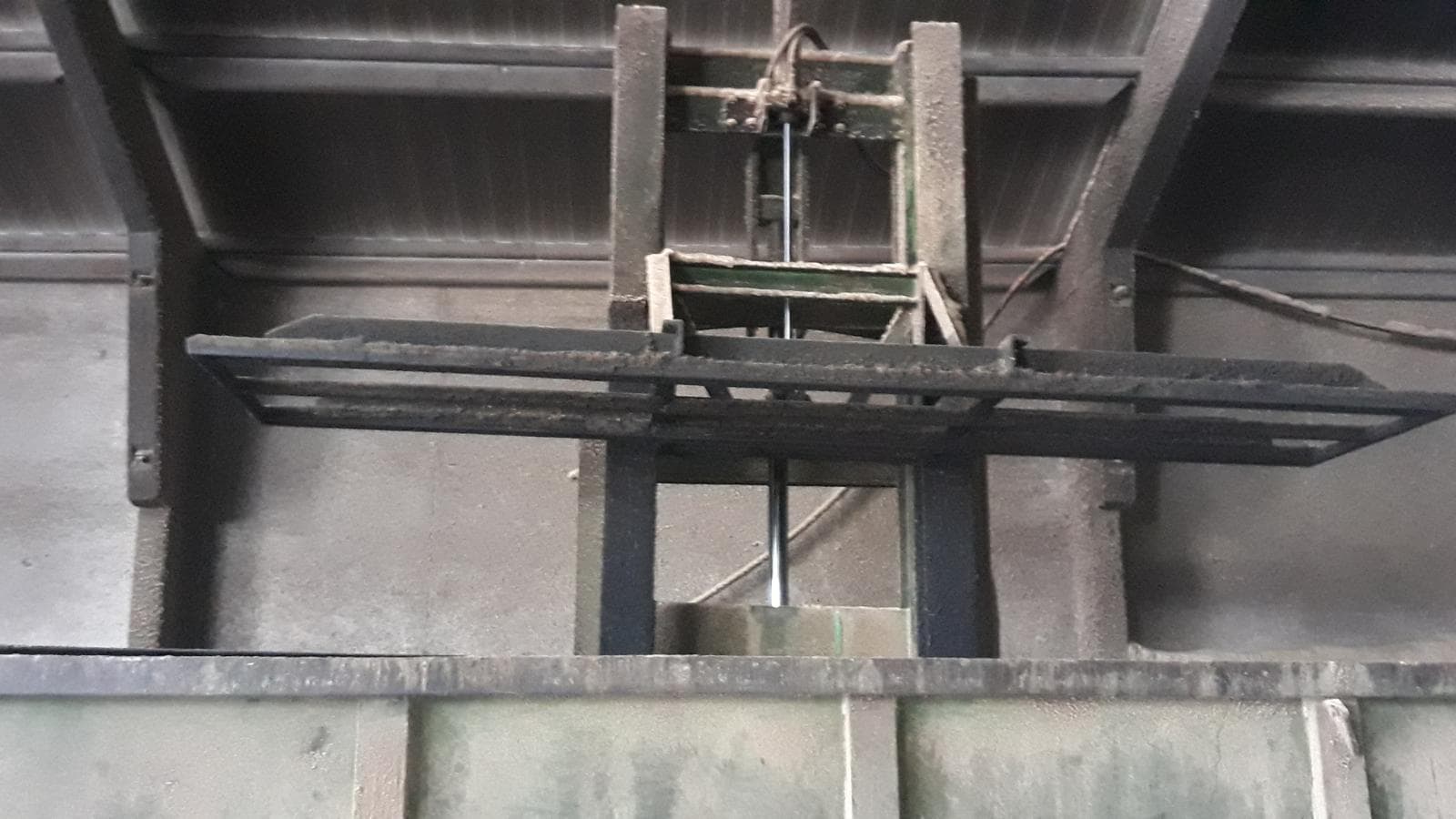 Alinhadeira de costaneiros + Retostadeira + Multiserra + Tanque de banhos malotes — image 5