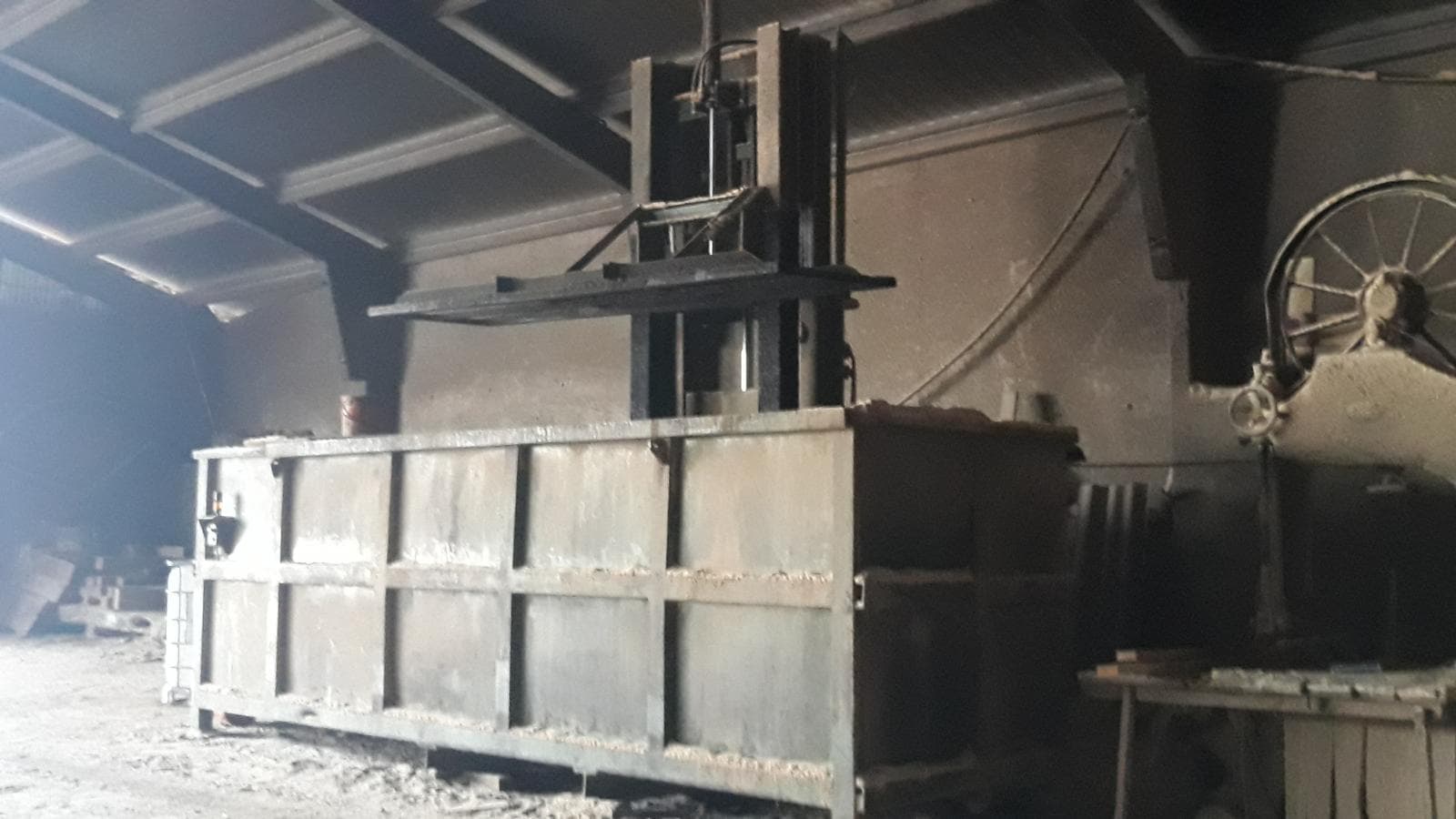 Alinhadeira de costaneiros + Retostadeira + Multiserra + Tanque de banhos malotes — image 3