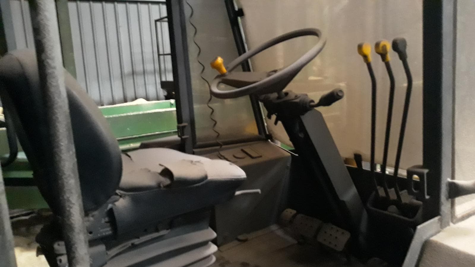 Forklift — image 4