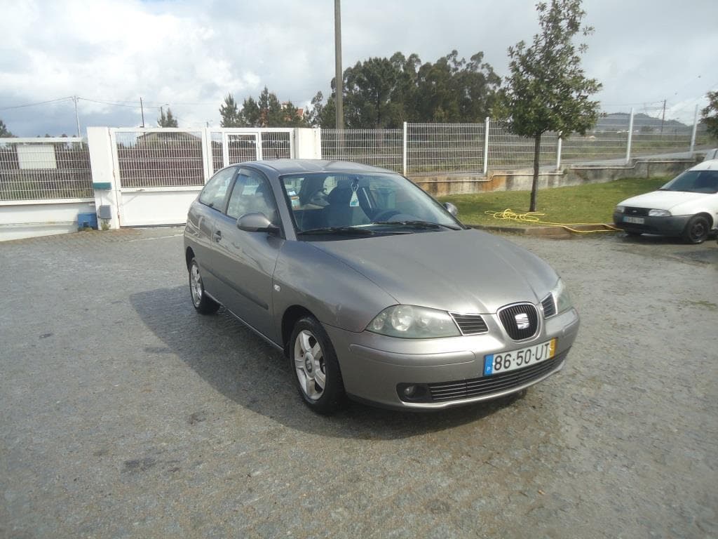 Seat Ibiza Van matrícula 86-50-UT · Paredes — image 3