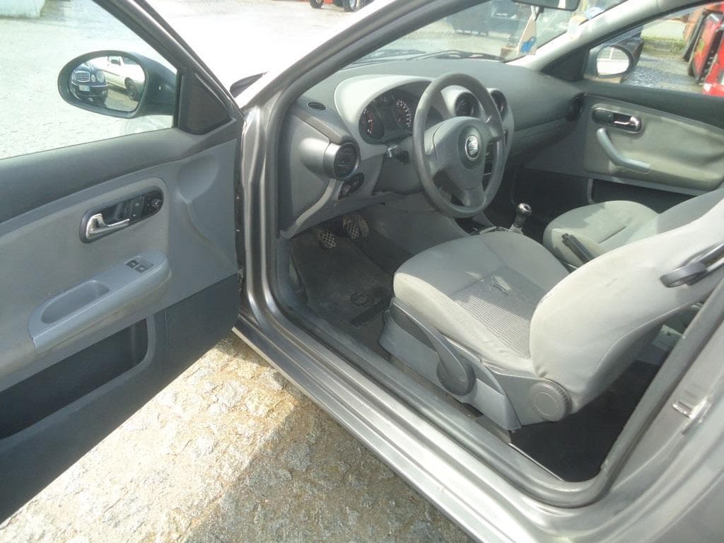 Seat Ibiza Van matrícula 86-50-UT · Paredes — image 7