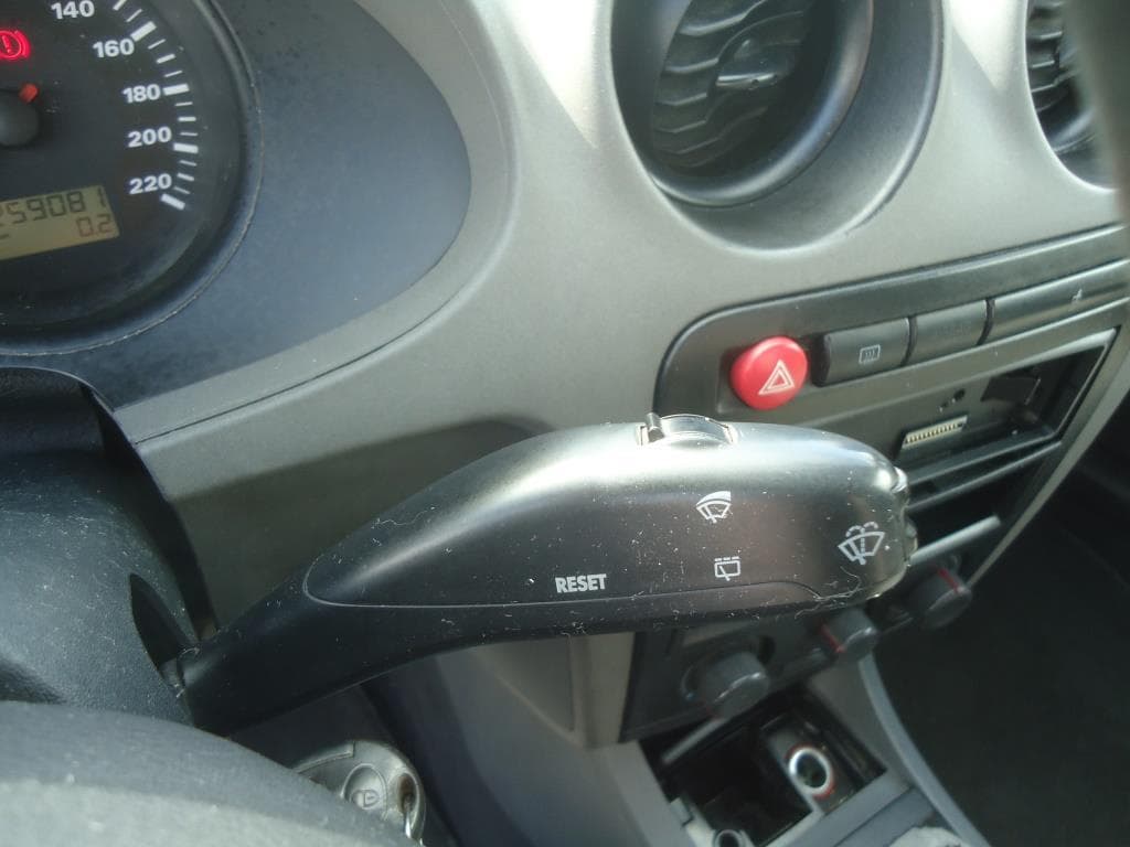 Seat Ibiza Van matrícula 86-50-UT · Paredes — image 12