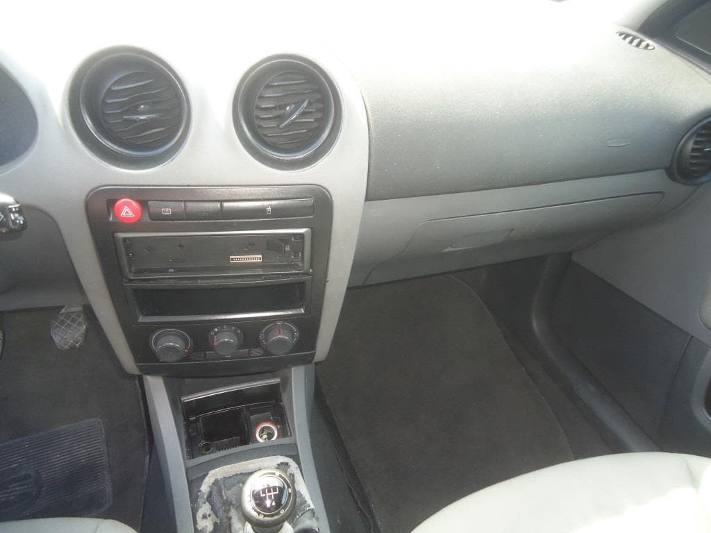 Seat Ibiza Van matrícula 86-50-UT · Paredes — image 14