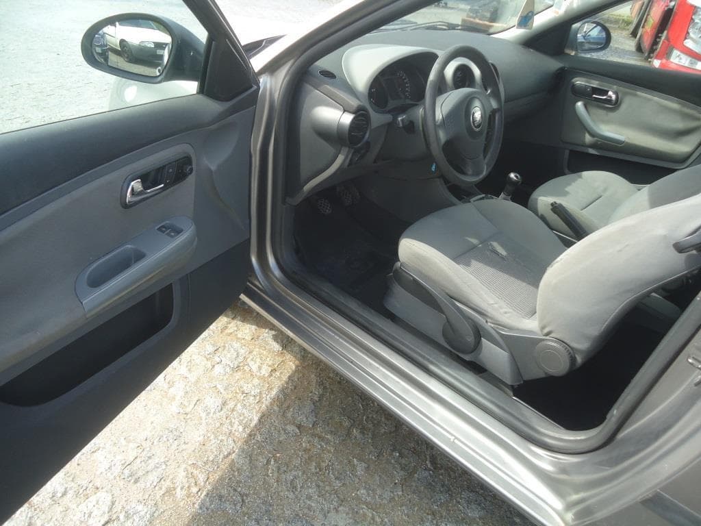 Seat Ibiza Van matrícula 86-50-UT · Paredes — image 8