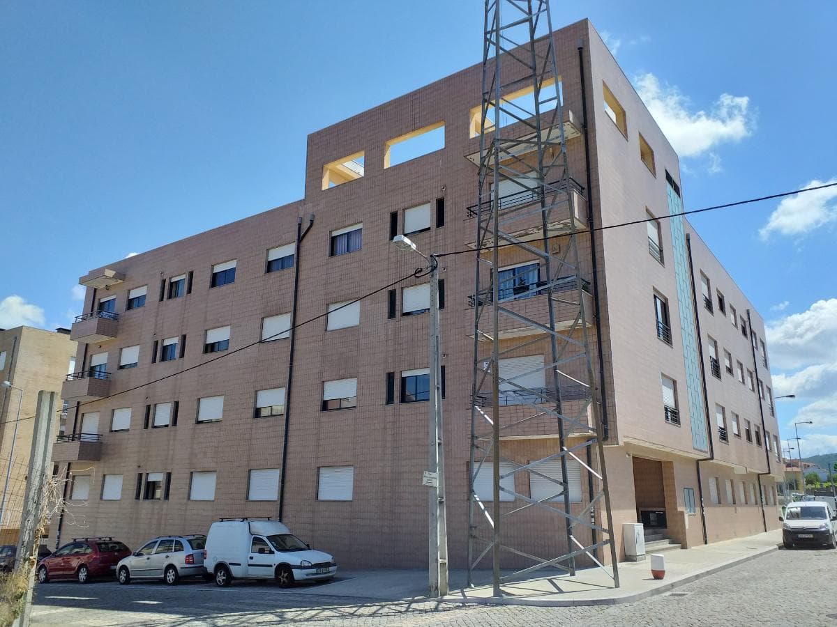 Apartamento T2+1 + Lugar de Garagem + Arrumos · Rio Tinto — imagen 1